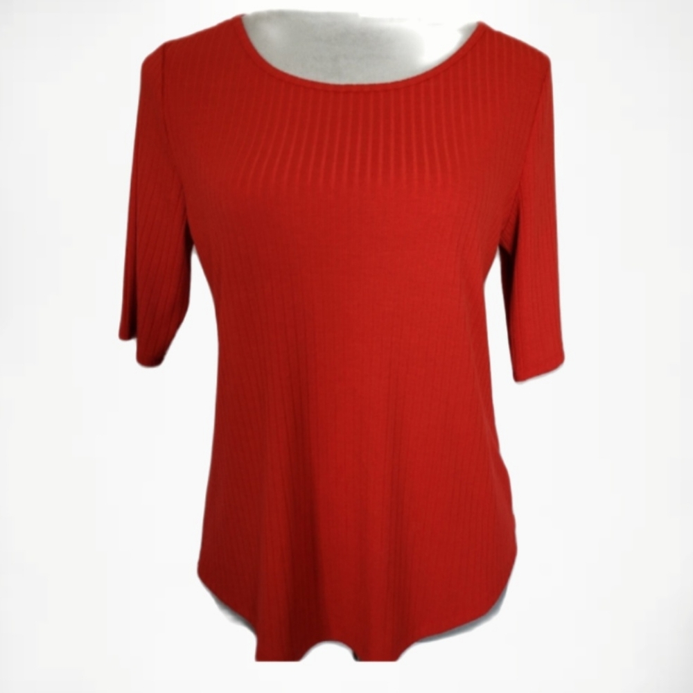 RED SHORT SLEEVE SHIRT APT 9 SIZE SMALL